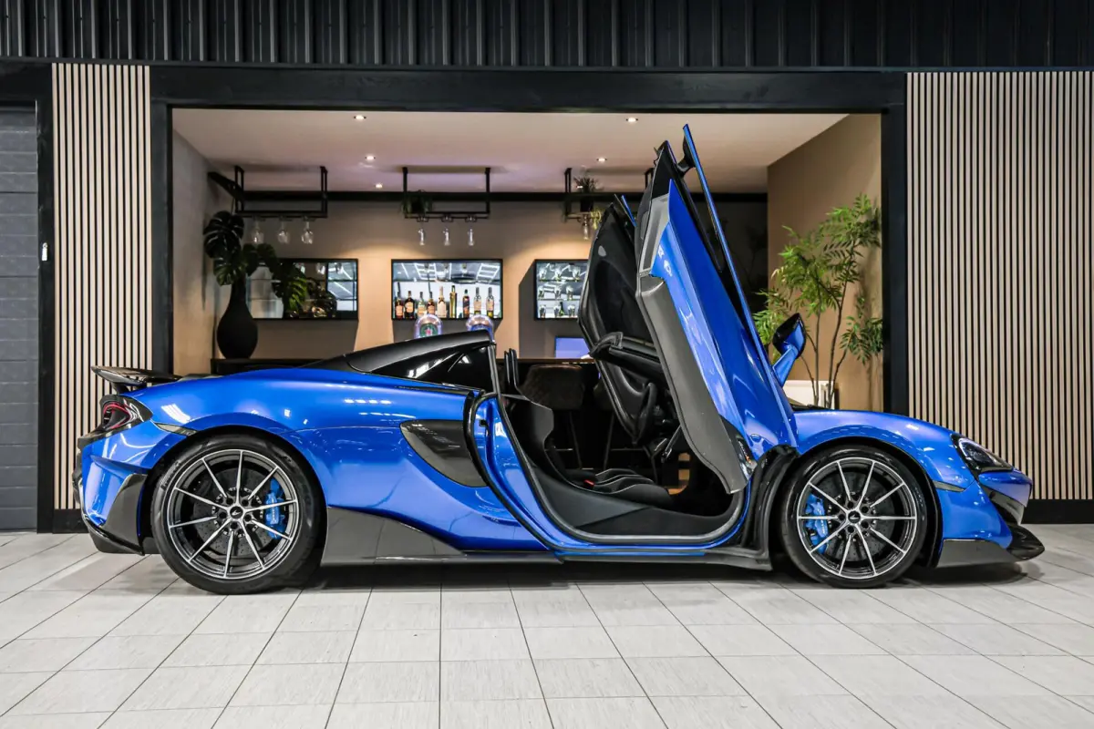 3.8 V8|Senna seats|PPF|Lift|Carbon|B&W