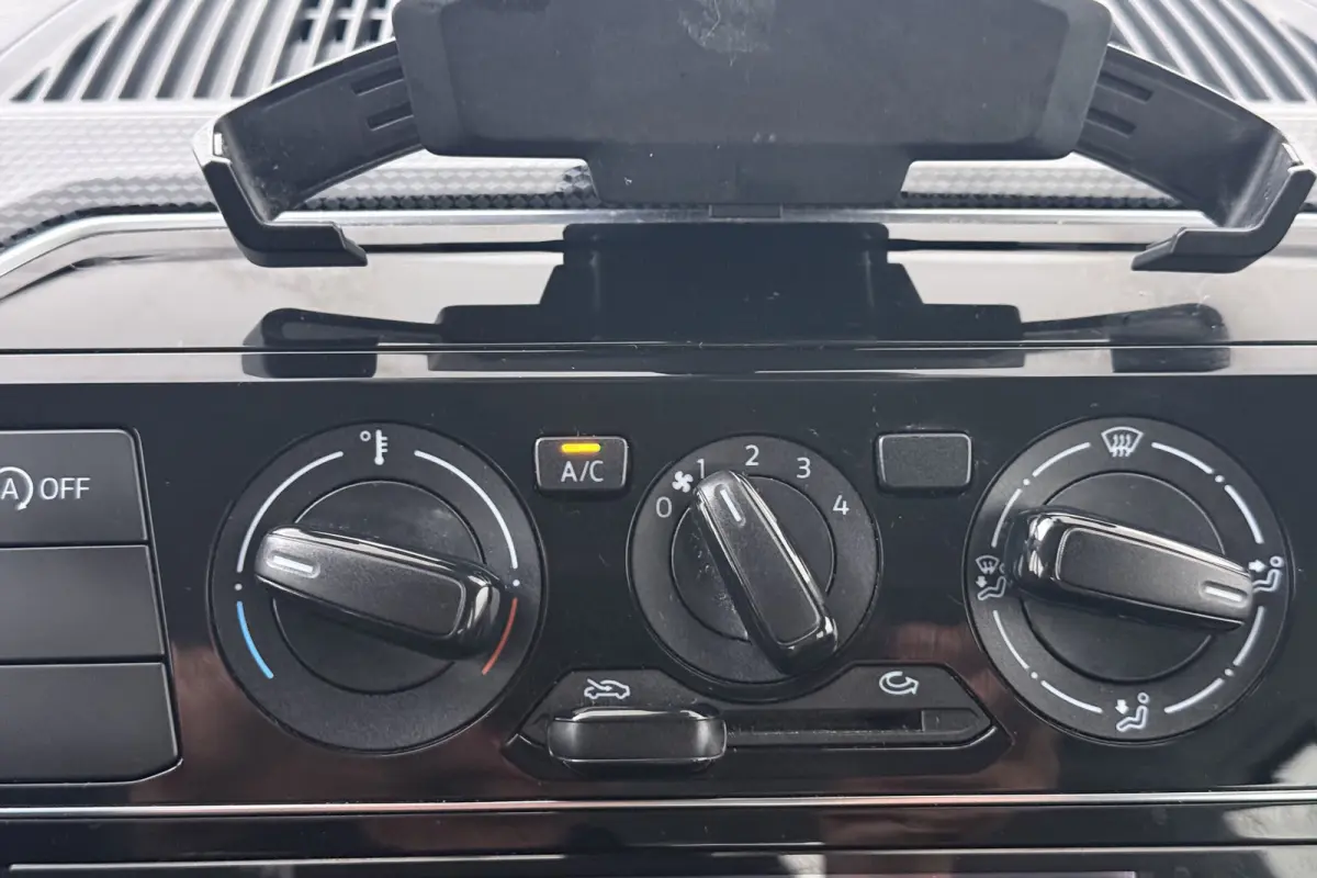 Up! 1.0 Move up! NW-Model Multimedia-Scherm Bluetooth LED