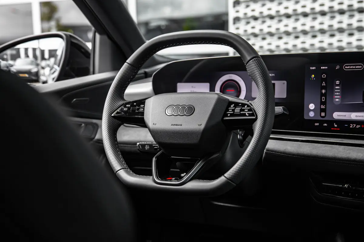 S edition | Adaptive air suspension | Adaptive cruise control | Audi sound system