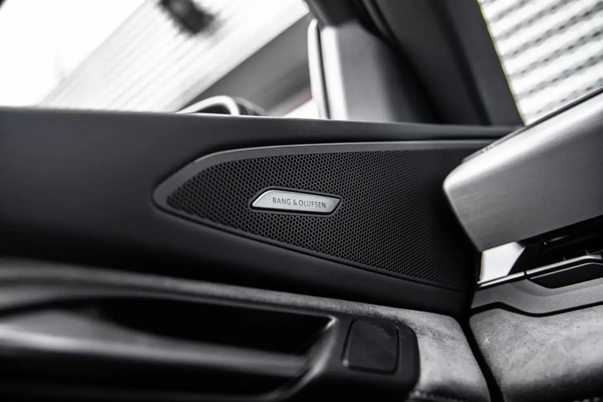 S edition | Adaptive air suspension | Adaptive cruise control | Audi sound system