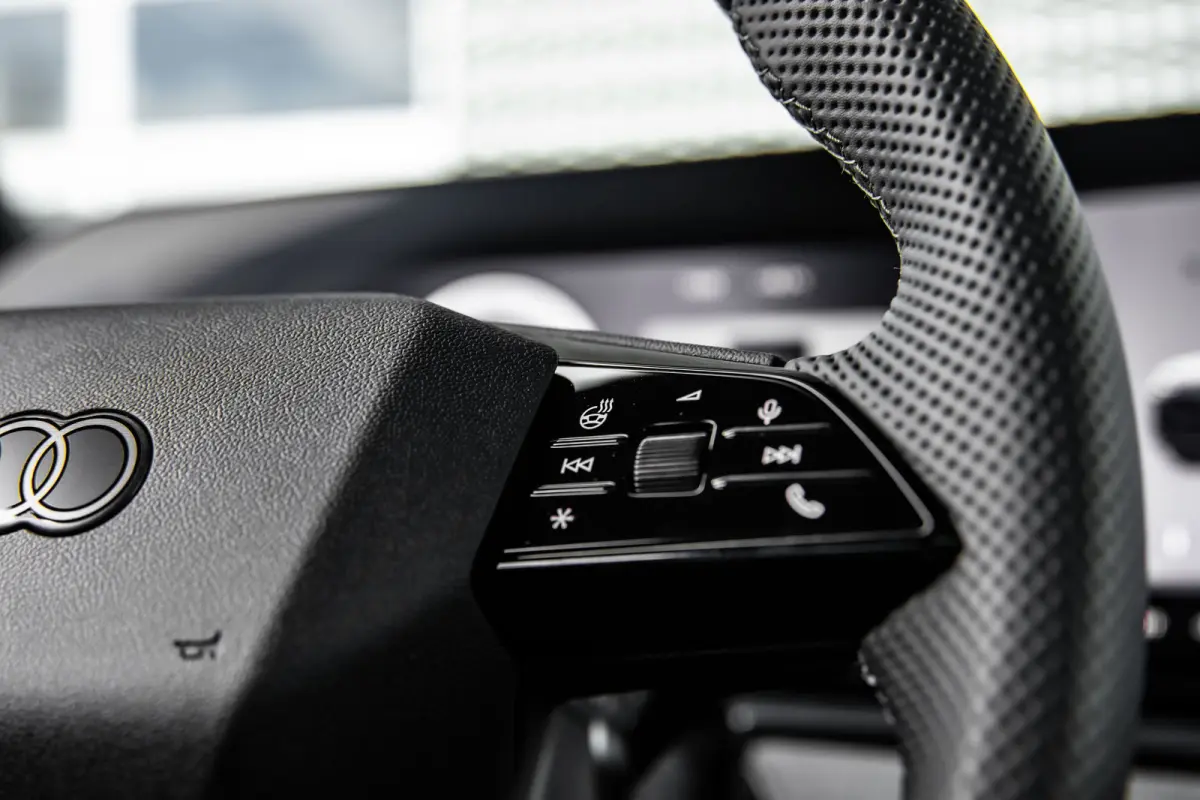 S edition | Adaptive air suspension | Adaptive cruise control | Audi sound system