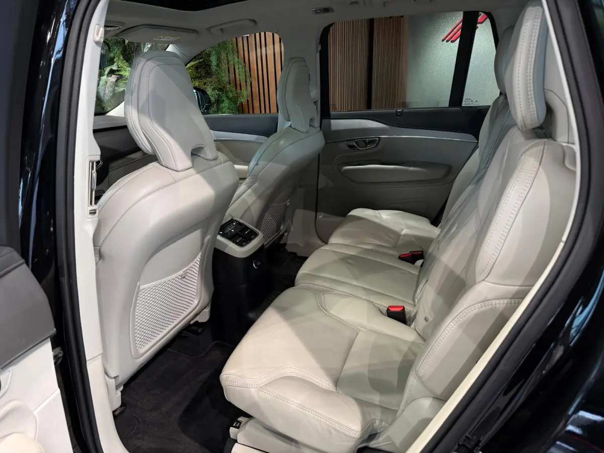 2.0 T8 Twin Engine AWD Inscription Panoschuifdak trekhaak