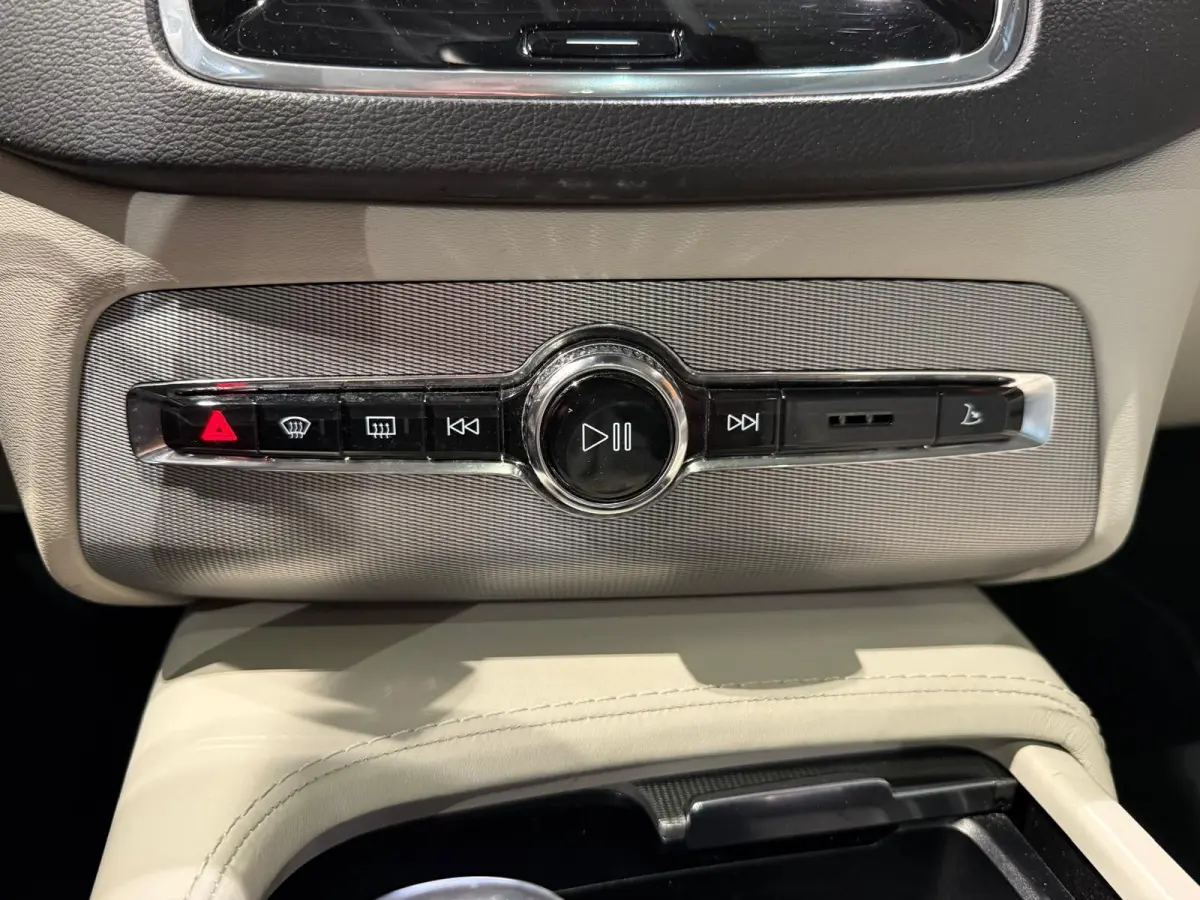 2.0 T8 Twin Engine AWD Inscription Panoschuifdak trekhaak