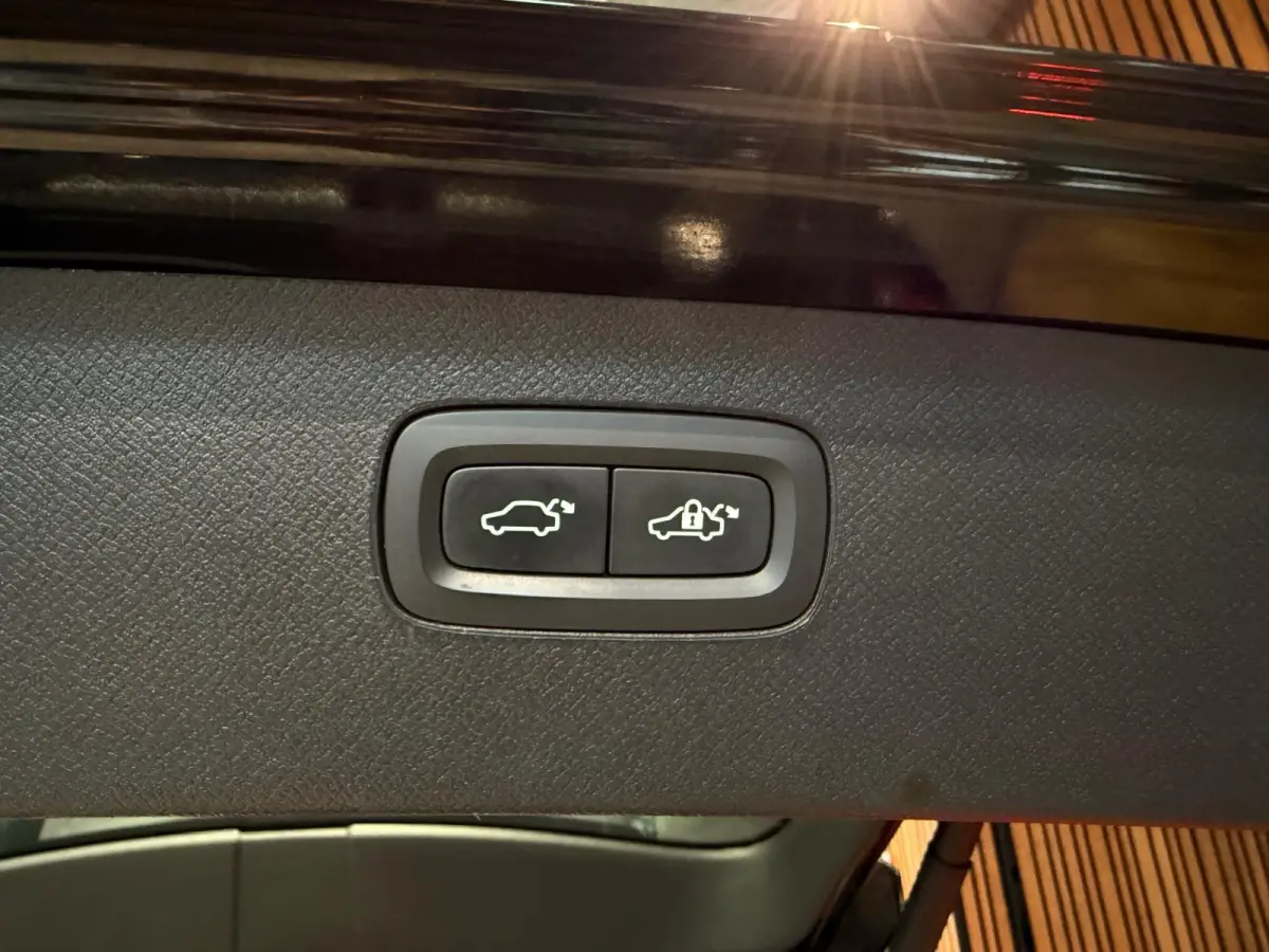 2.0 T8 Twin Engine AWD Inscription Panoschuifdak trekhaak