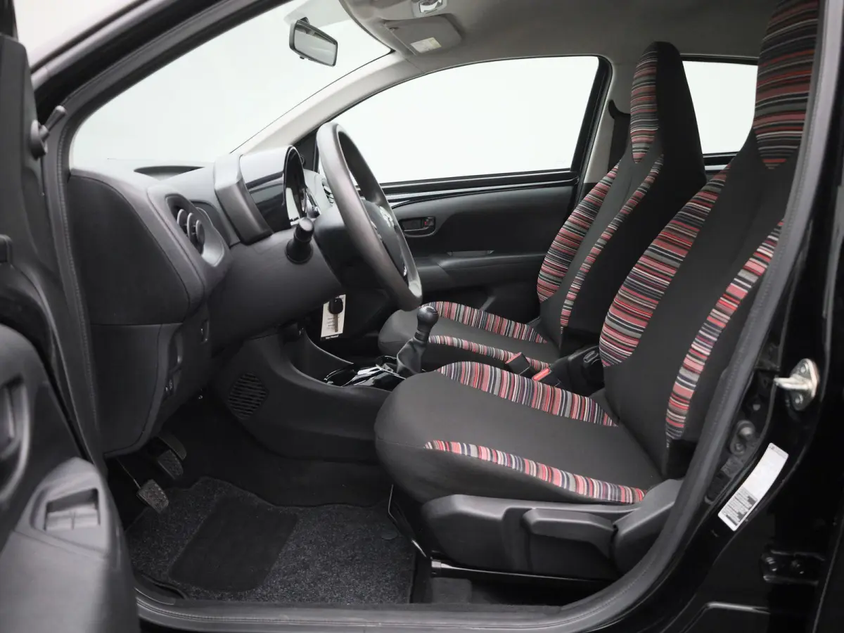 1.0 VTi Feel | AIRCO | BLUETOOTH | SPEED LIMITER | MULTIFUNCTIONEEL STUURWIEL |
