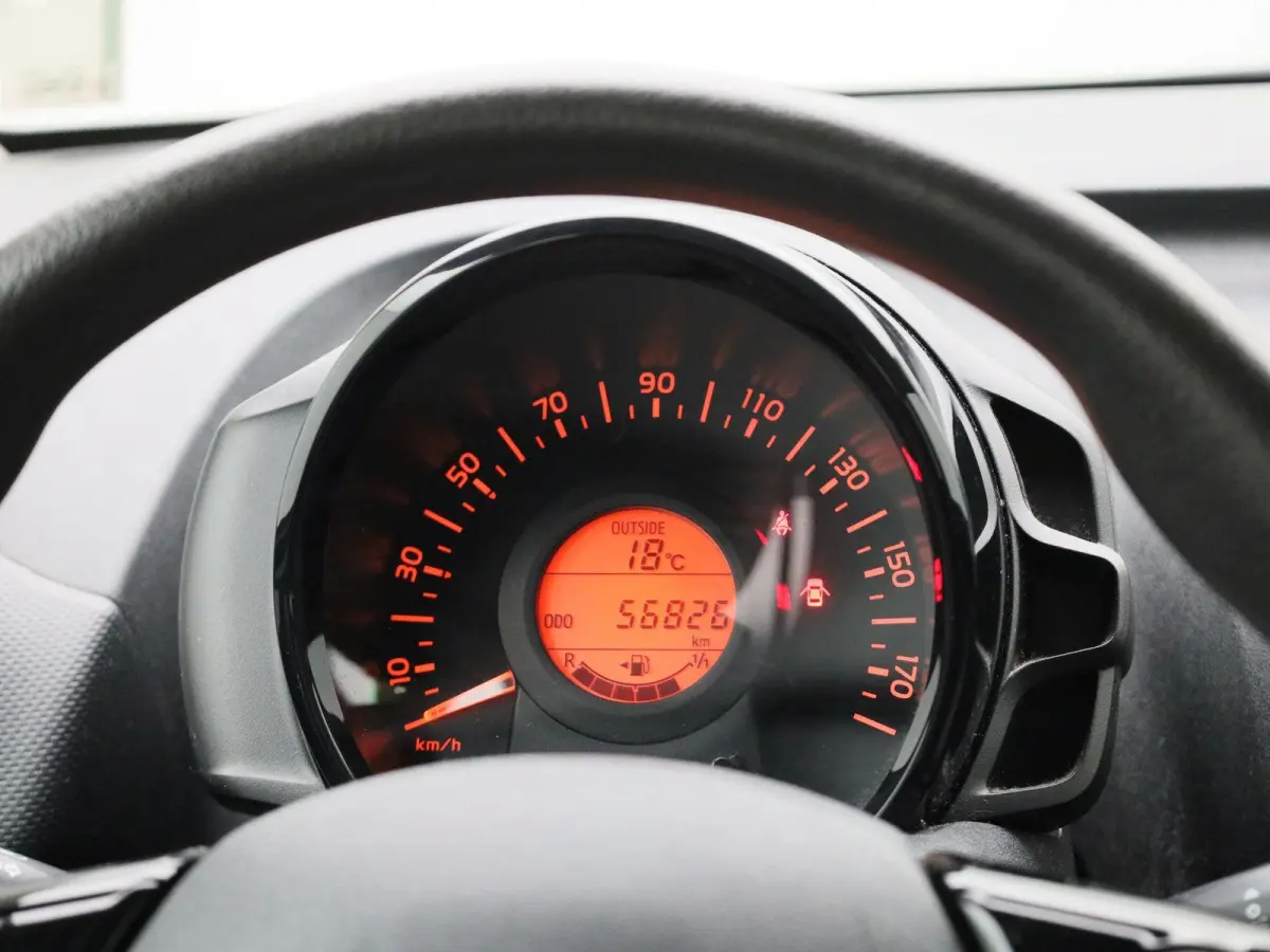 1.0 VTi Feel | AIRCO | BLUETOOTH | SPEED LIMITER | MULTIFUNCTIONEEL STUURWIEL |