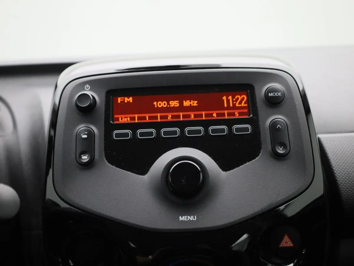 1.0 VTi Feel | AIRCO | BLUETOOTH | SPEED LIMITER | MULTIFUNCTIONEEL STUURWIEL |