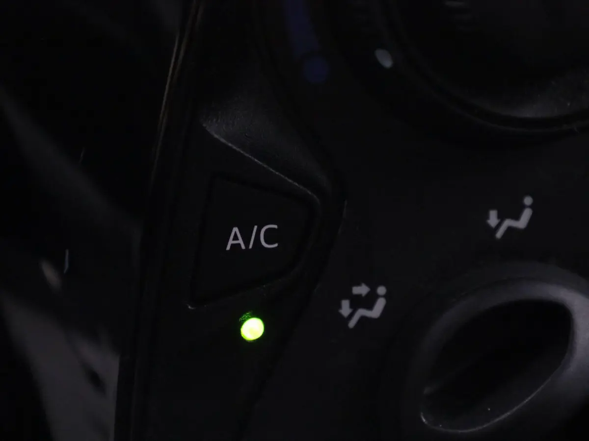 1.0 VTi Feel | AIRCO | BLUETOOTH | SPEED LIMITER | MULTIFUNCTIONEEL STUURWIEL |