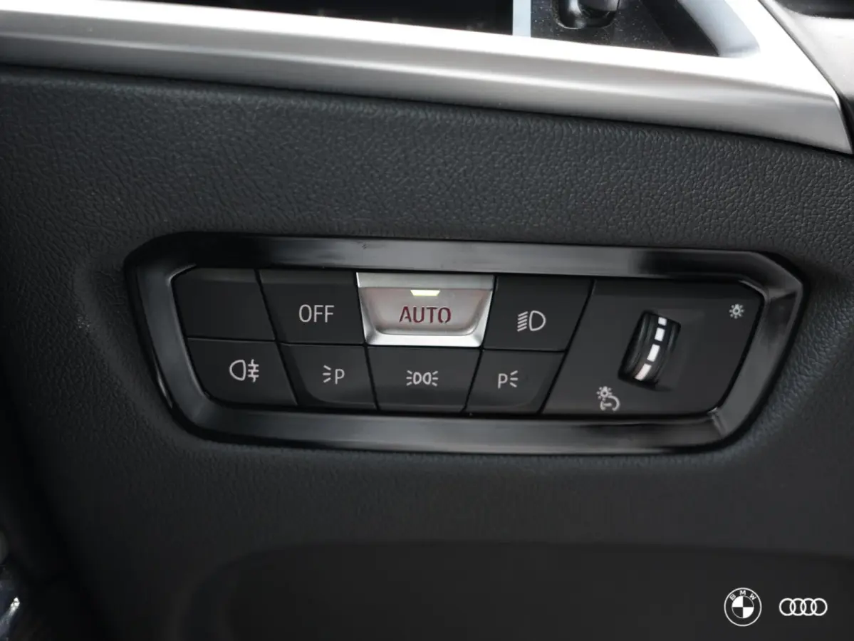 330E M Sport Edition 22KW / 360 CAMERA / ACC / HEAD UP / EL STOELEN / KEYLESS ENTRY-START