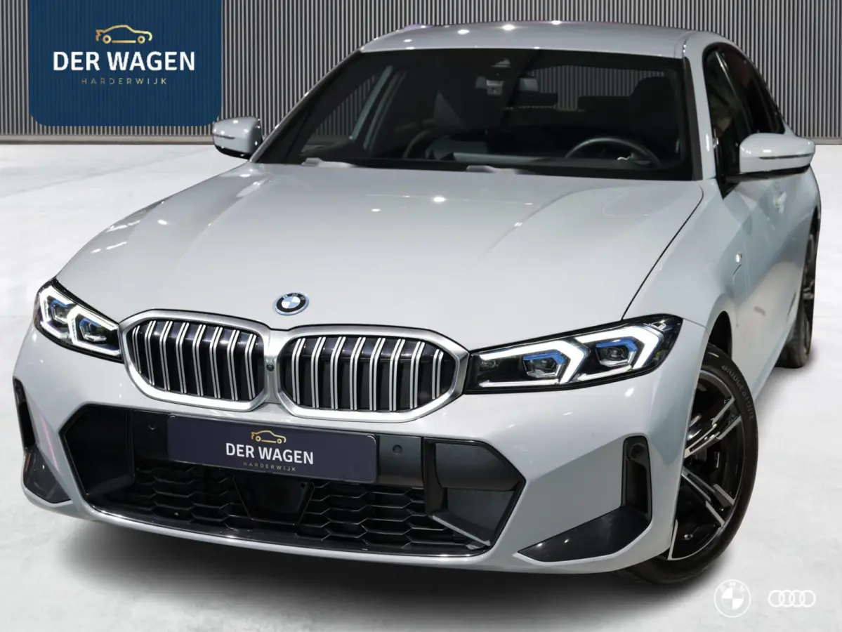 330E M Sport Edition 22KW / 360 CAMERA / ACC / HEAD UP / EL STOELEN / KEYLESS ENTRY-START