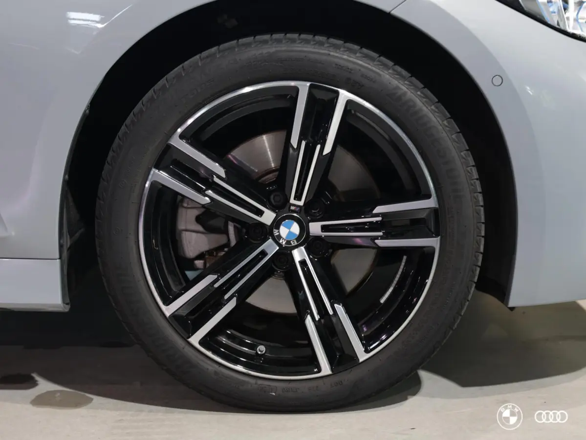 330E M Sport Edition 22KW / 360 CAMERA / ACC / HEAD UP / EL STOELEN / KEYLESS ENTRY-START