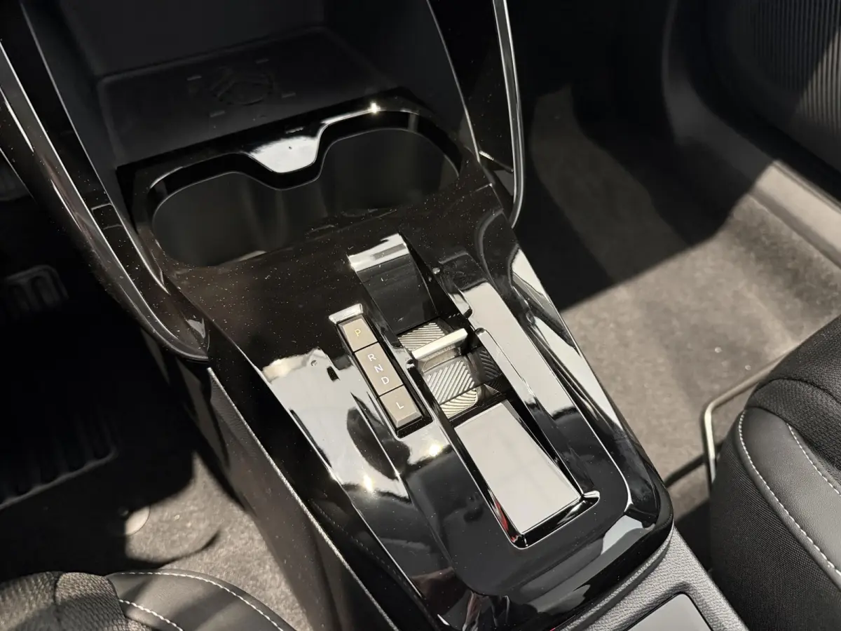 1.2 Hybrid 145pk Max | APPLE CARPLAY & ANDROID AUTO | KEYLESS | CAMERA | NAVI | DIRECT LEVERBAAR