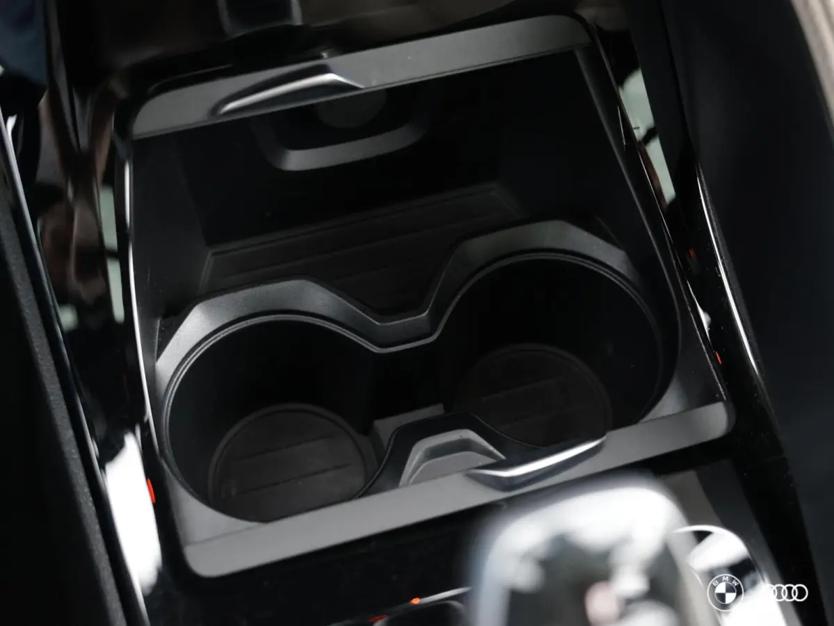 sDrive18i M Sport / HEAD-UP / PANORAMADAK / HIFI / TREKHAAK AFN / 19"