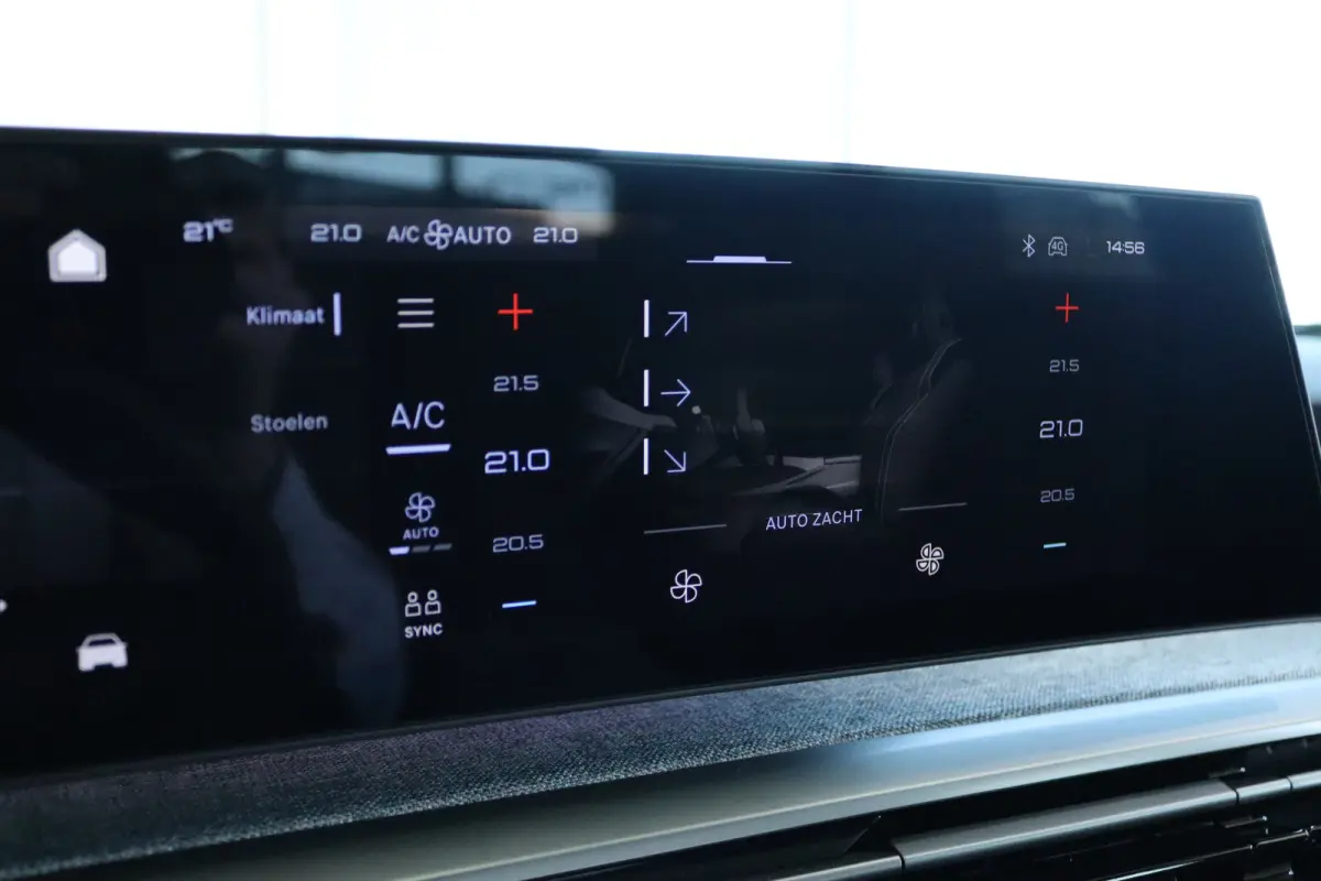 1.2 Hybrid 145 Allure DEMO DEAL | 8 Jaar Garantie | Cruise Crontrol | Stoelverwarming | Navi | Carplay | Camera | AGR | Climate | Keyless | LED