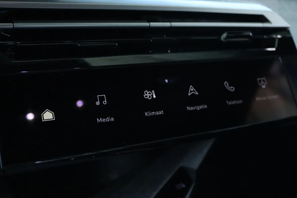 1.2 Hybrid 145 Allure DEMO DEAL | 8 Jaar Garantie | Cruise Crontrol | Stoelverwarming | Navi | Carplay | Camera | AGR | Climate | Keyless | LED