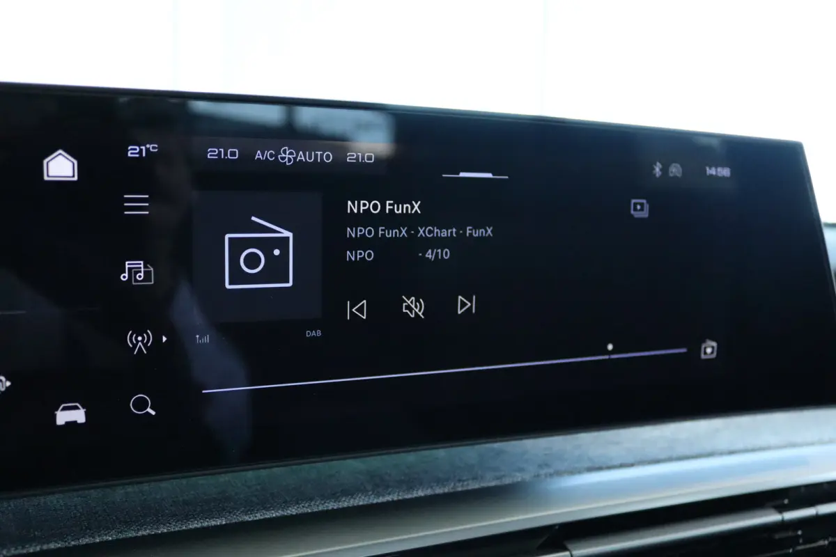 1.2 Hybrid 145 Allure DEMO DEAL | 8 Jaar Garantie | Cruise Crontrol | Stoelverwarming | Navi | Carplay | Camera | AGR | Climate | Keyless | LED
