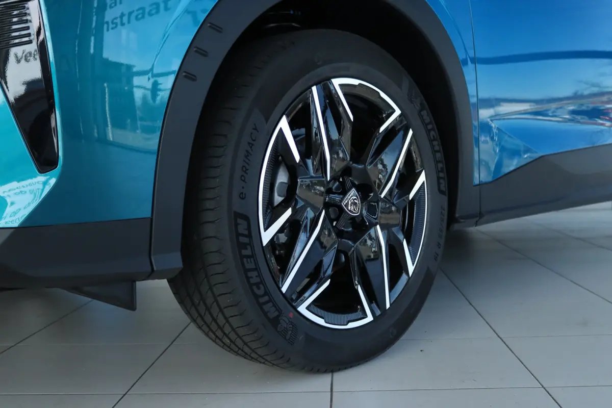 1.2 Hybrid 145 Allure DEMO DEAL | 8 Jaar Garantie | Cruise Crontrol | Stoelverwarming | Navi | Carplay | Camera | AGR | Climate | Keyless | LED
