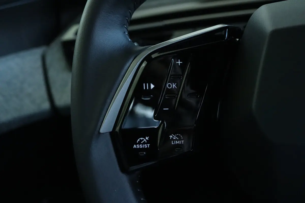 1.2 Hybrid 145 Allure DEMO DEAL | 8 Jaar Garantie | Cruise Crontrol | Stoelverwarming | Navi | Carplay | Camera | AGR | Climate | Keyless | LED