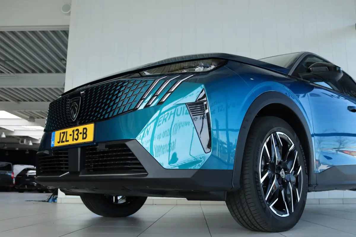 1.2 Hybrid 145 Allure DEMO DEAL | 8 Jaar Garantie | Cruise Crontrol | Stoelverwarming | Navi | Carplay | Camera | AGR | Climate | Keyless | LED