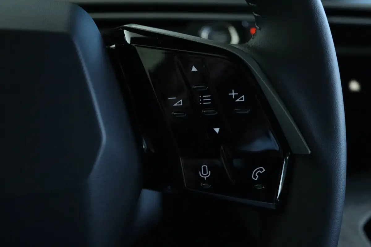 1.2 Hybrid 145 Allure DEMO DEAL | 8 Jaar Garantie | Cruise Crontrol | Stoelverwarming | Navi | Carplay | Camera | AGR | Climate | Keyless | LED