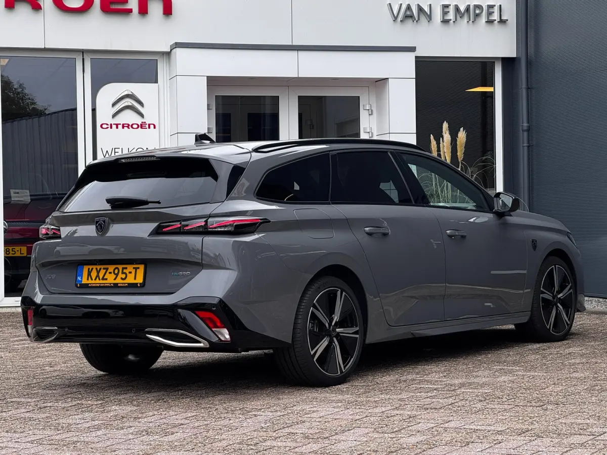1.6 Plug-in Hybrid 180 GT | Alcantara + Memory | Winter Pack | Camera | Adaptive Cruise