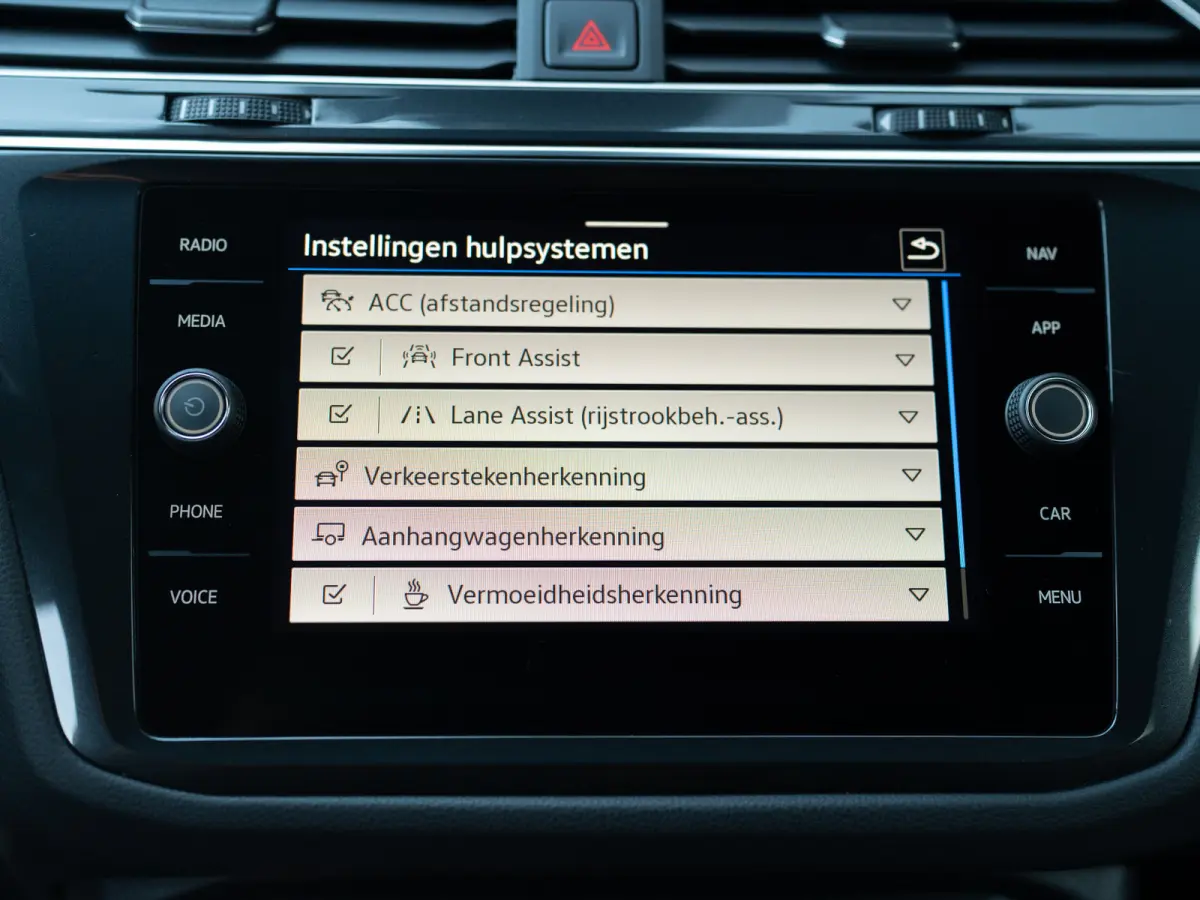 1.5 TSI R-Line Business+ | Trekhaak wegkl. | 20" | Elk. A-klep | IQ Light | Camera | Prijs Rijklaar!!