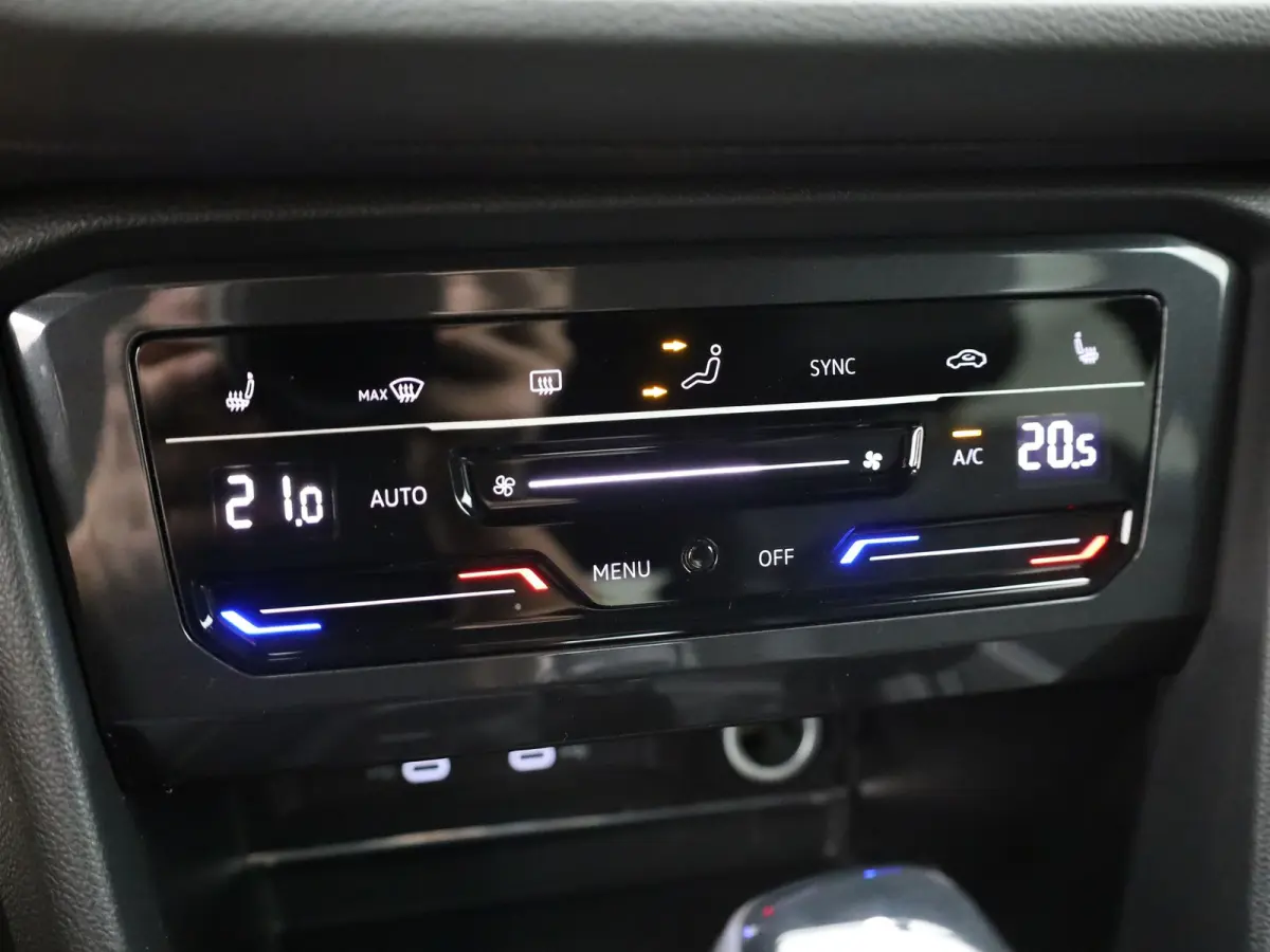 1.5 TSI R-Line Business+ | Trekhaak wegkl. | 20" | Elk. A-klep | IQ Light | Camera | Prijs Rijklaar!!
