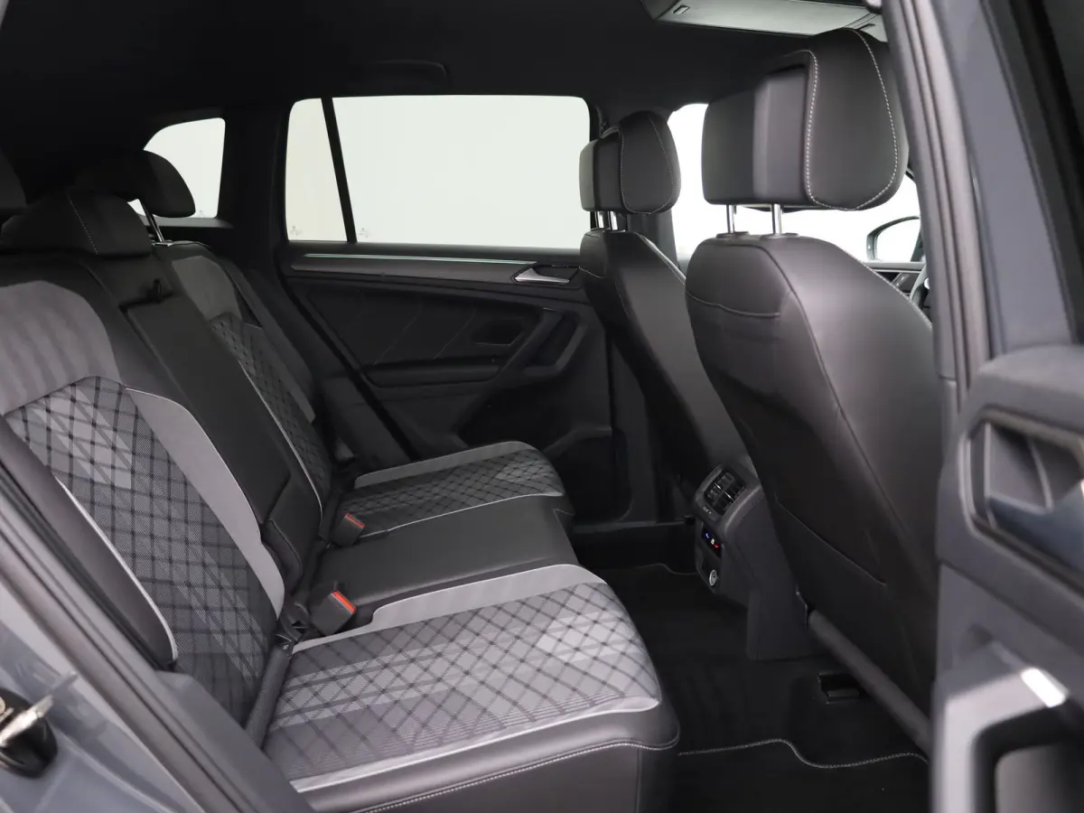1.5 TSI R-Line Business+ | Trekhaak wegkl. | 20" | Elk. A-klep | IQ Light | Camera | Prijs Rijklaar!!