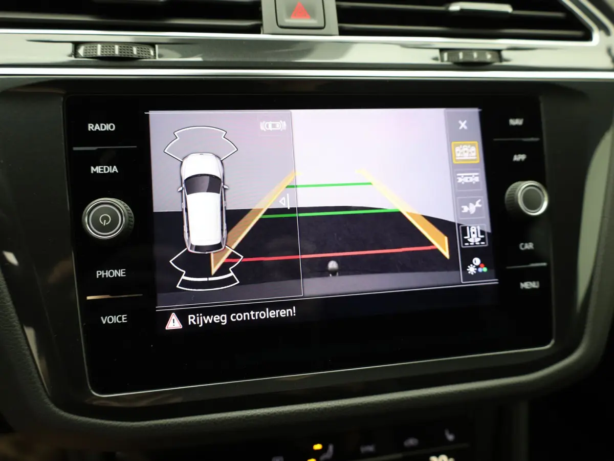 1.5 TSI R-Line Business+ | Trekhaak wegkl. | 20" | Elk. A-klep | IQ Light | Camera | Prijs Rijklaar!!