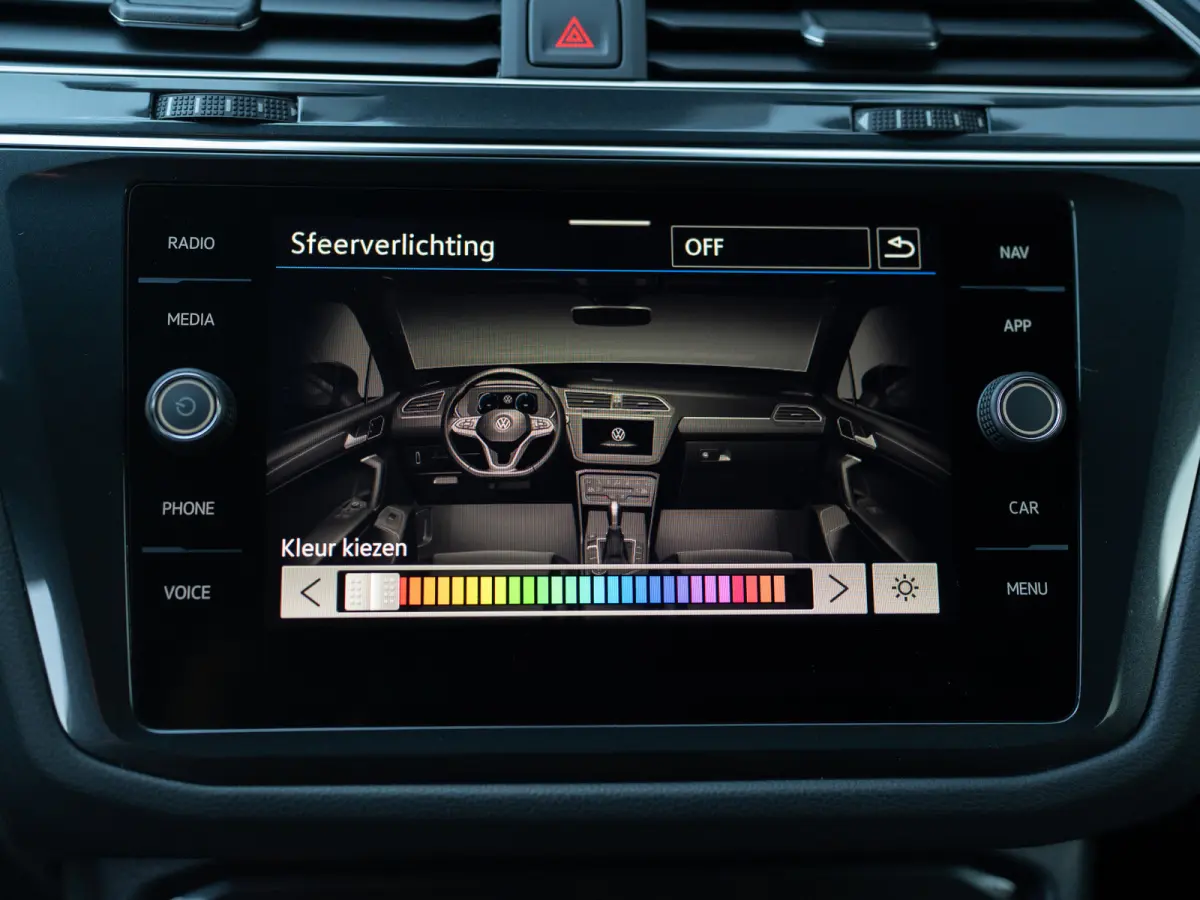 1.5 TSI R-Line Business+ | Trekhaak wegkl. | 20" | Elk. A-klep | IQ Light | Camera | Prijs Rijklaar!!