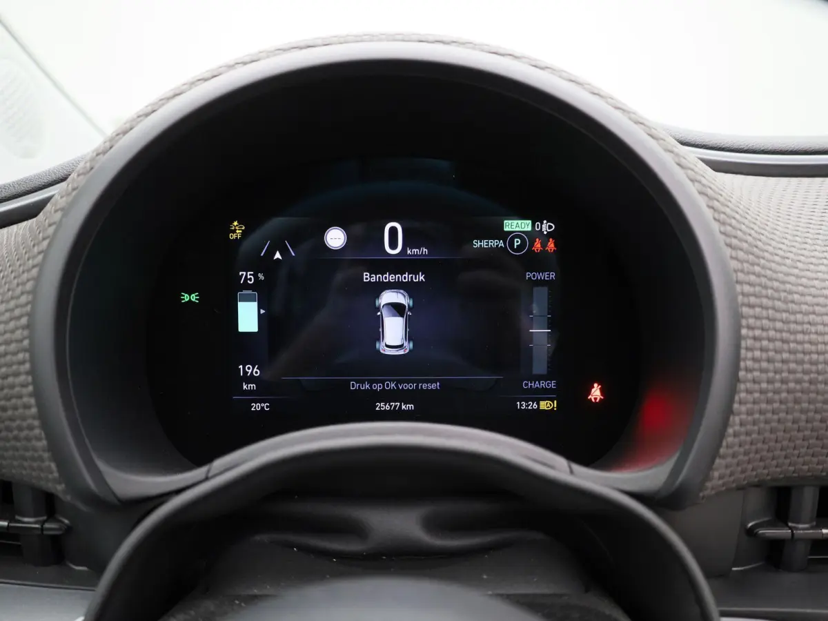 42 kWh La Prima | ACHTERUITRIJCAMERA | APPLE CARPLAY - ANDROID AUTO | LEDER | STOELVERWARMING | CLIMATE CONTROL | ADAPTIVE CRUISE CONTROL |