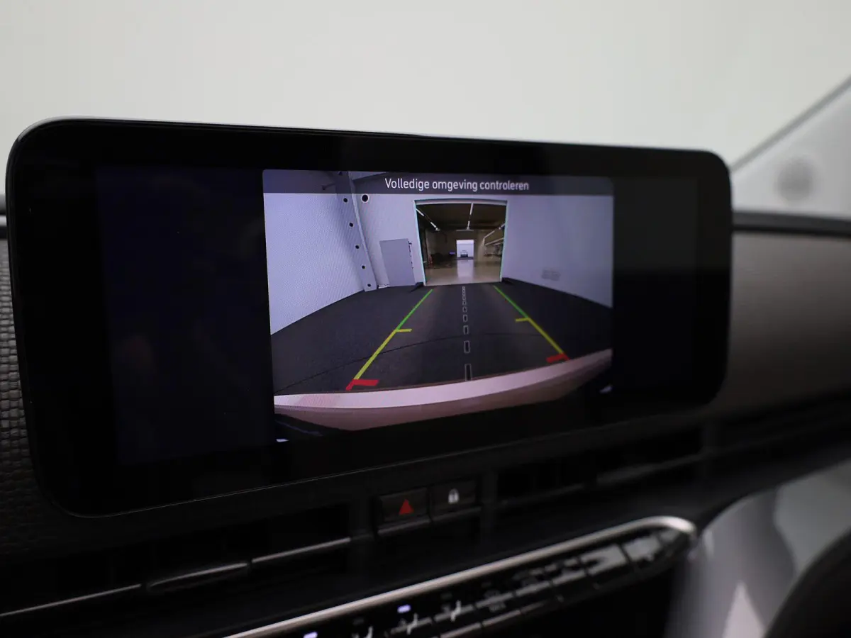 42 kWh La Prima | ACHTERUITRIJCAMERA | APPLE CARPLAY - ANDROID AUTO | LEDER | STOELVERWARMING | CLIMATE CONTROL | ADAPTIVE CRUISE CONTROL |