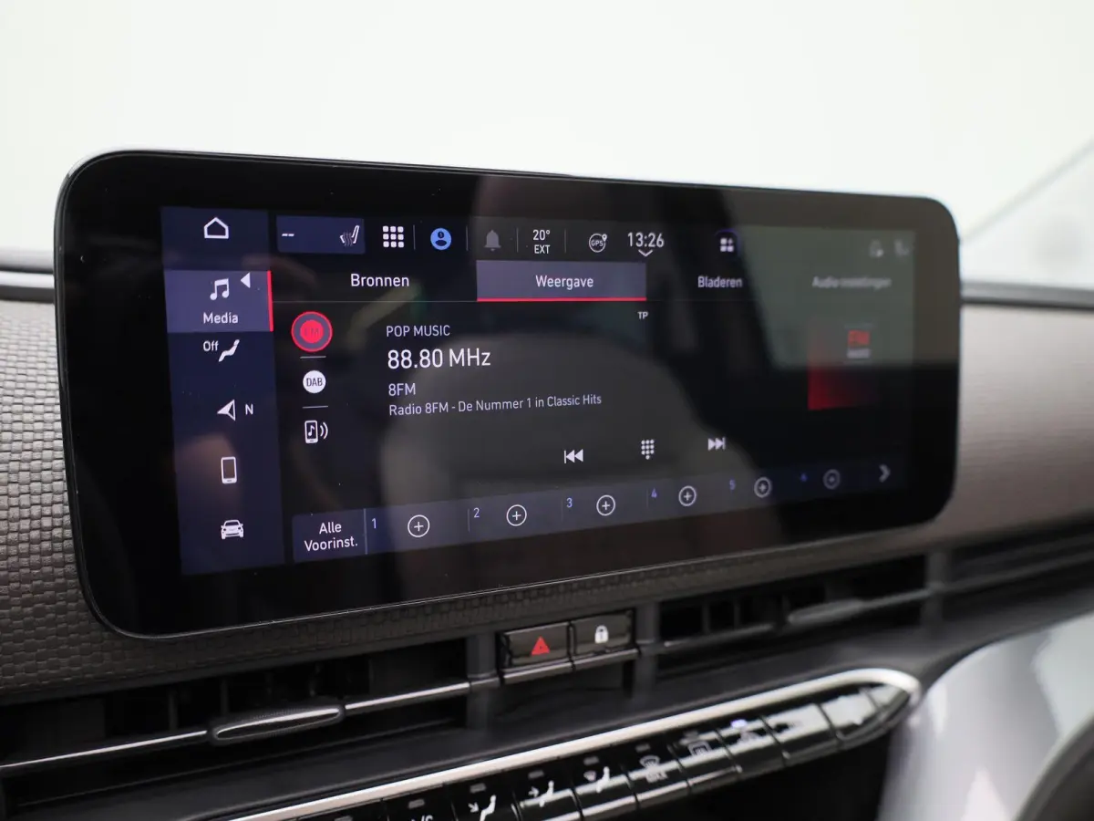 42 kWh La Prima | ACHTERUITRIJCAMERA | APPLE CARPLAY - ANDROID AUTO | LEDER | STOELVERWARMING | CLIMATE CONTROL | ADAPTIVE CRUISE CONTROL |