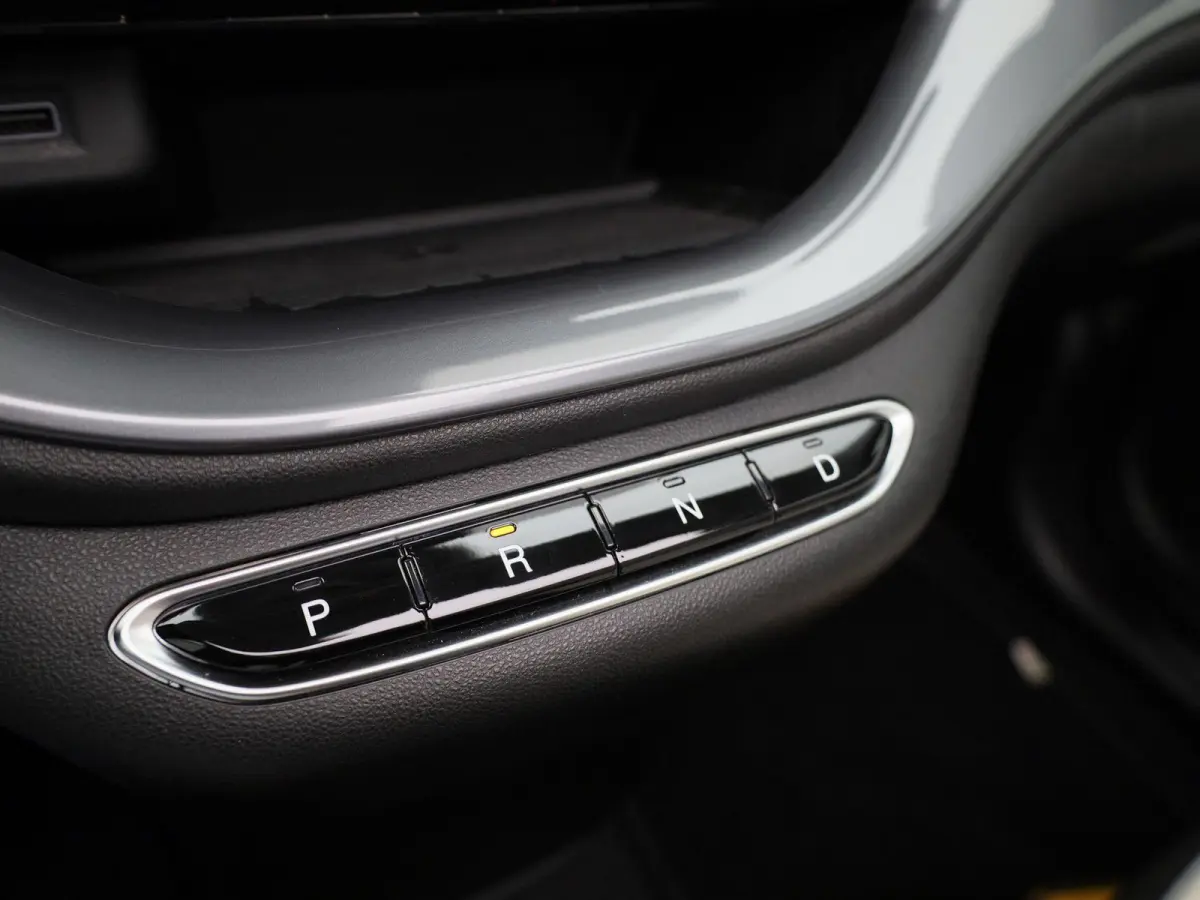 42 kWh La Prima | ACHTERUITRIJCAMERA | APPLE CARPLAY - ANDROID AUTO | LEDER | STOELVERWARMING | CLIMATE CONTROL | ADAPTIVE CRUISE CONTROL |