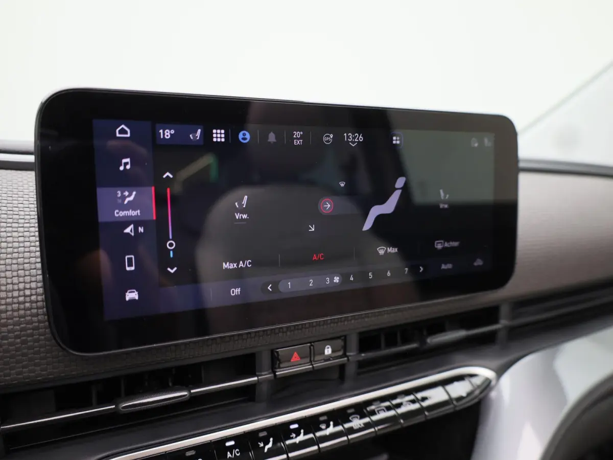 42 kWh La Prima | ACHTERUITRIJCAMERA | APPLE CARPLAY - ANDROID AUTO | LEDER | STOELVERWARMING | CLIMATE CONTROL | ADAPTIVE CRUISE CONTROL |