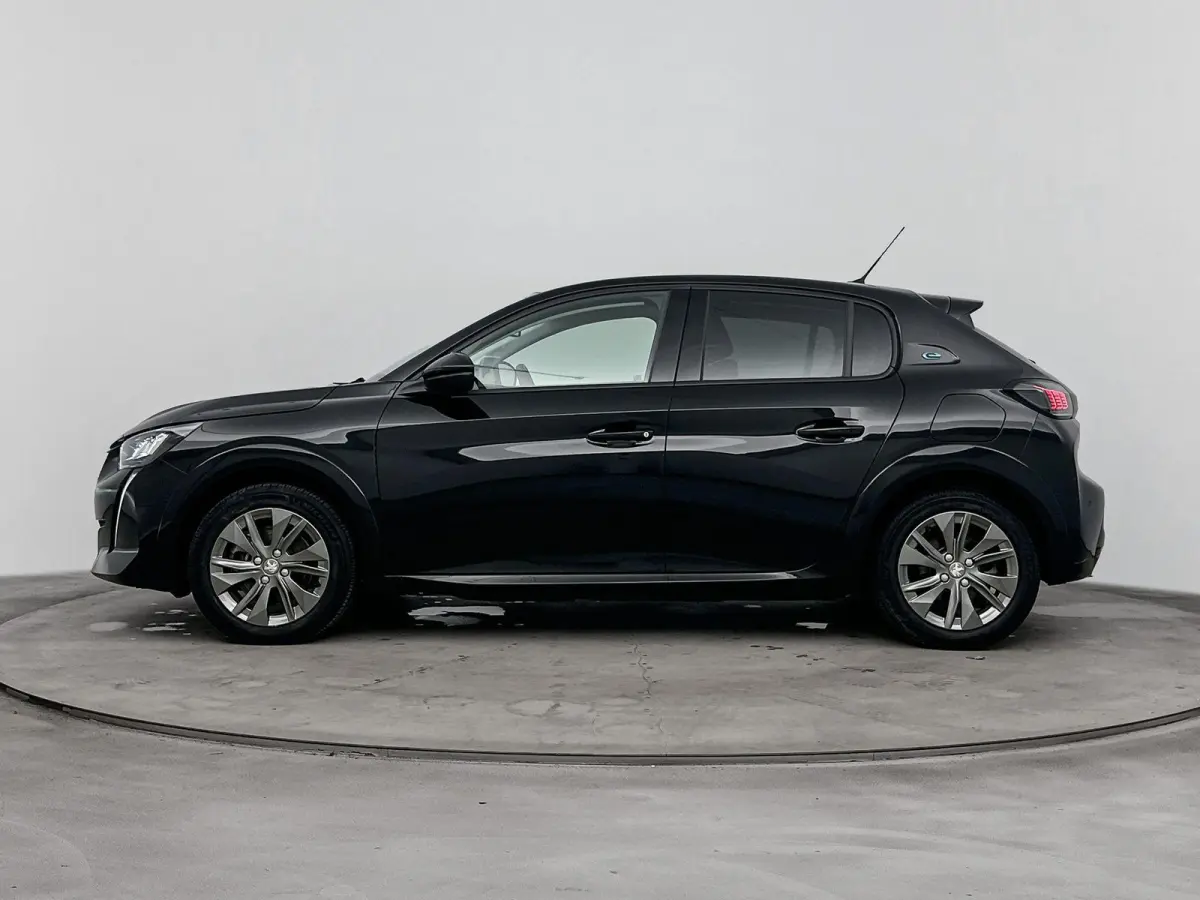 136 pk 50 kWH EV Allure Pack | ACCU 93% | Navigatie | Camera | Carplay | Achter Ramen Getint |