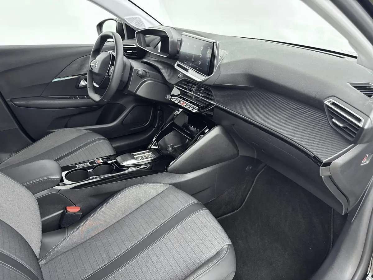 136 pk 50 kWH EV Allure Pack | ACCU 93% | Navigatie | Camera | Carplay | Achter Ramen Getint |