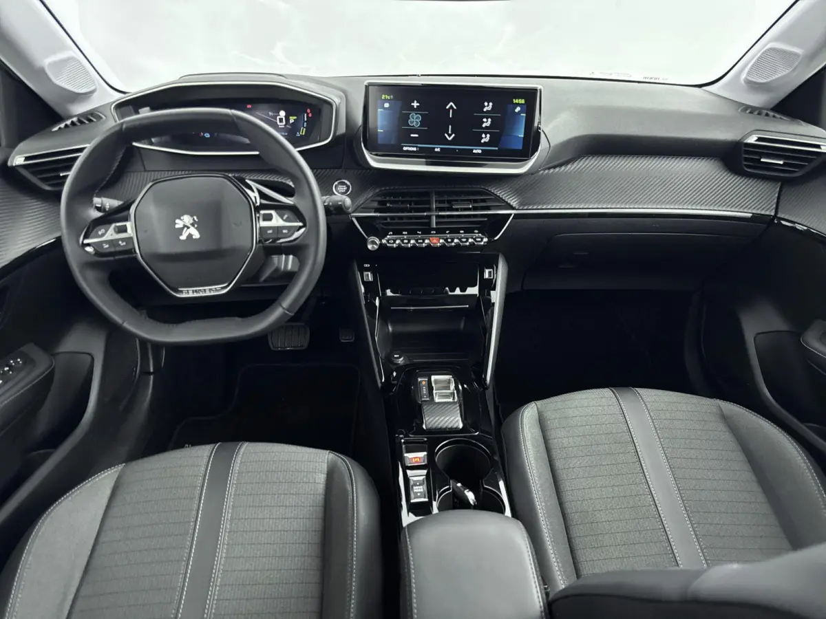 136 pk 50 kWH EV Allure Pack | ACCU 93% | Navigatie | Camera | Carplay | Achter Ramen Getint |