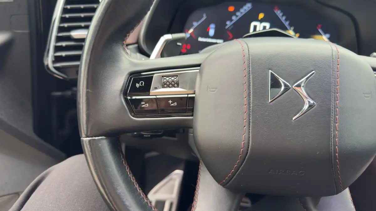 1.6 La Premiere | Focal premium audio | Trekhaak | 225 pk | Pannorama dak | Apple Carplay/ Android Auto |
