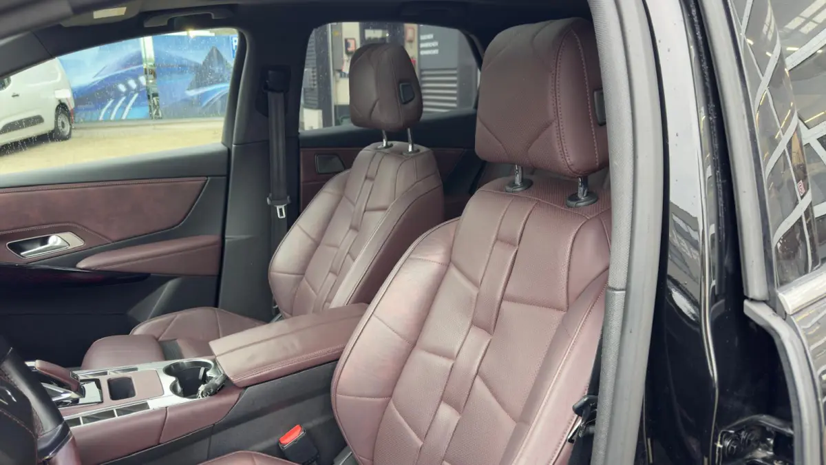 1.6 La Premiere | Focal premium audio | Trekhaak | 225 pk | Pannorama dak | Apple Carplay/ Android Auto |