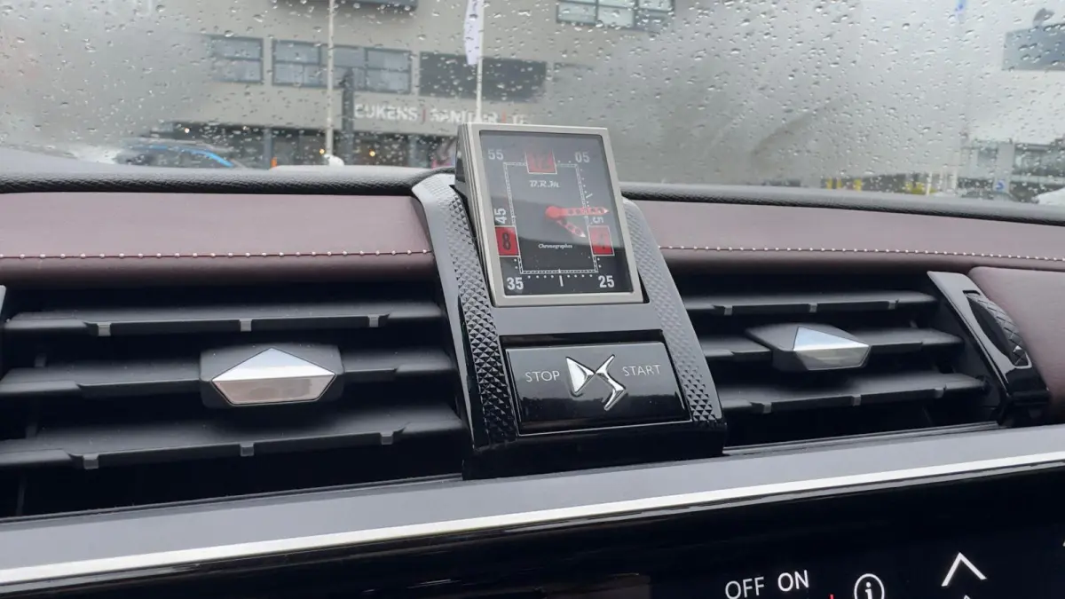 1.6 La Premiere | Focal premium audio | Trekhaak | 225 pk | Pannorama dak | Apple Carplay/ Android Auto |