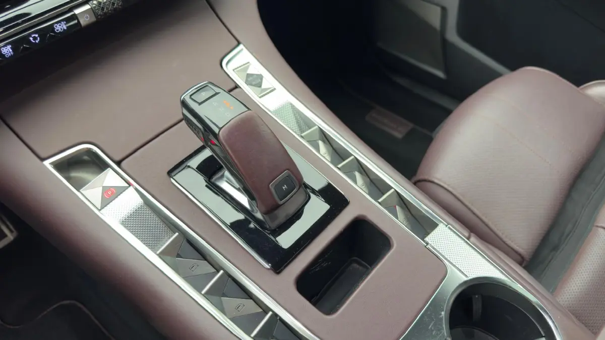 1.6 La Premiere | Focal premium audio | Trekhaak | 225 pk | Pannorama dak | Apple Carplay/ Android Auto |