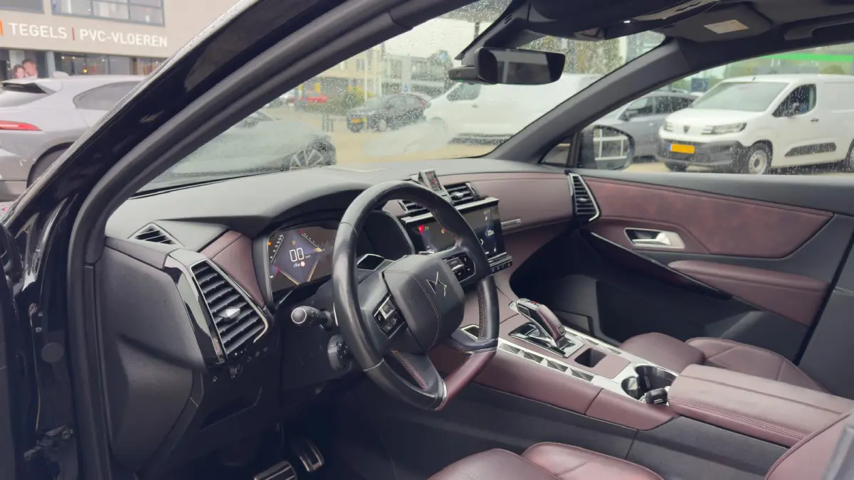 1.6 La Premiere | Focal premium audio | Trekhaak | 225 pk | Pannorama dak | Apple Carplay/ Android Auto |