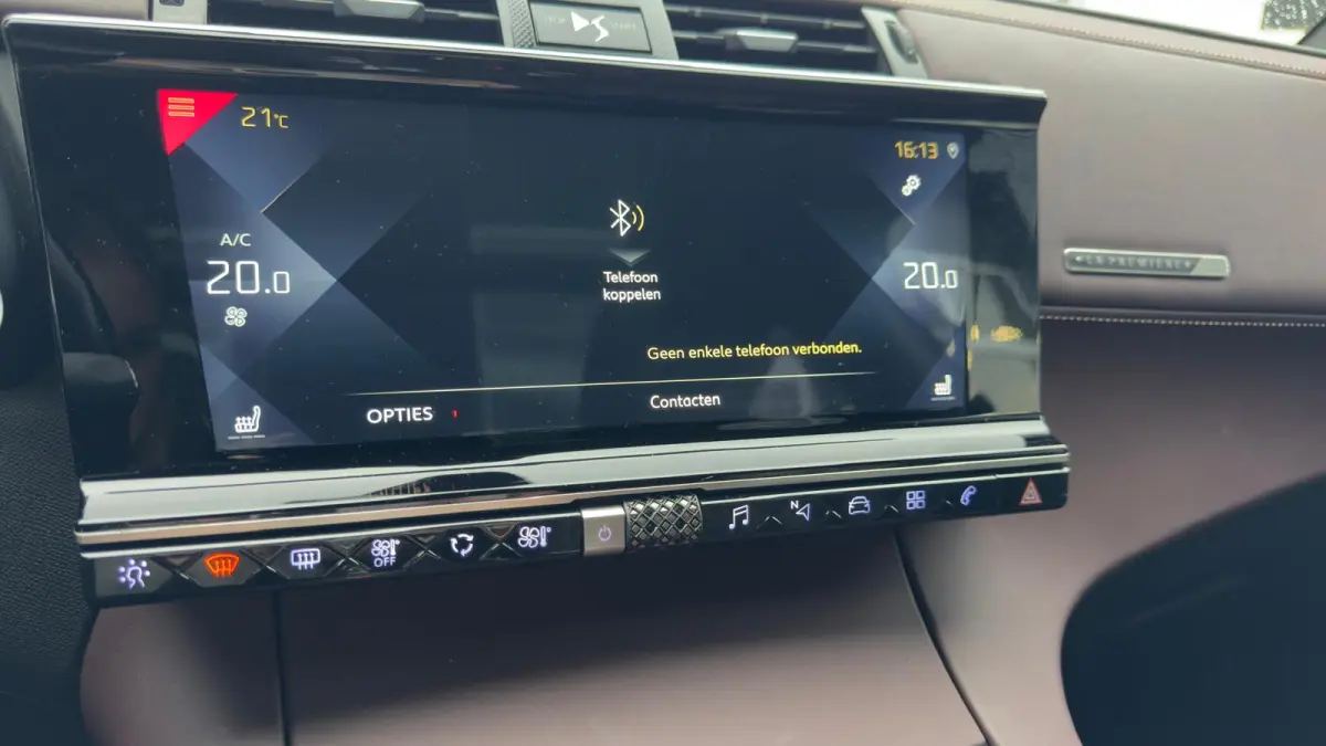 1.6 La Premiere | Focal premium audio | Trekhaak | 225 pk | Pannorama dak | Apple Carplay/ Android Auto |