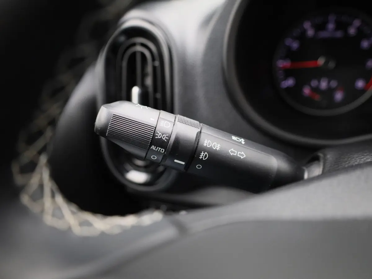 1.0 DPi DynamicPlusLine | ACHTERUITRIJCAMERA | APPLE CARPLAY - ANDROID AUTO | AIRCO | MULTIFUNCTIONEEL STUURWIEL |