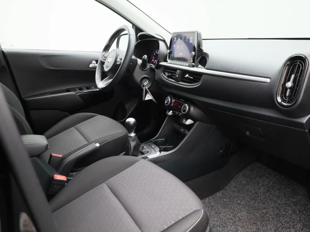 1.0 DPi DynamicPlusLine | ACHTERUITRIJCAMERA | APPLE CARPLAY - ANDROID AUTO | AIRCO | MULTIFUNCTIONEEL STUURWIEL |