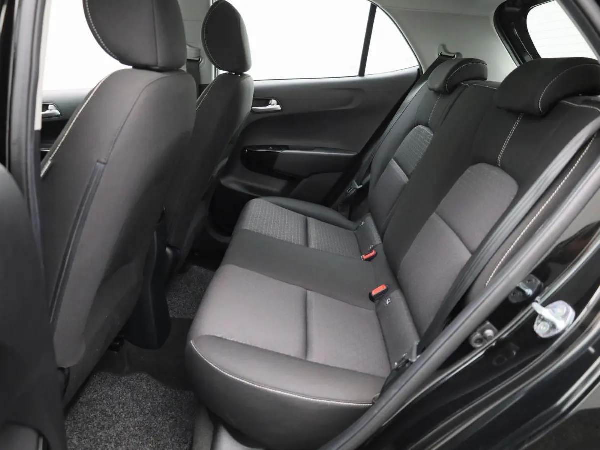 1.0 DPi DynamicPlusLine | ACHTERUITRIJCAMERA | APPLE CARPLAY - ANDROID AUTO | AIRCO | MULTIFUNCTIONEEL STUURWIEL |