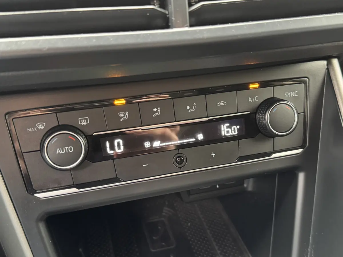 TSI 95PK COMFORTLINE BUSINESS CARPLAY/ACC/PDC/NAVIGATIE