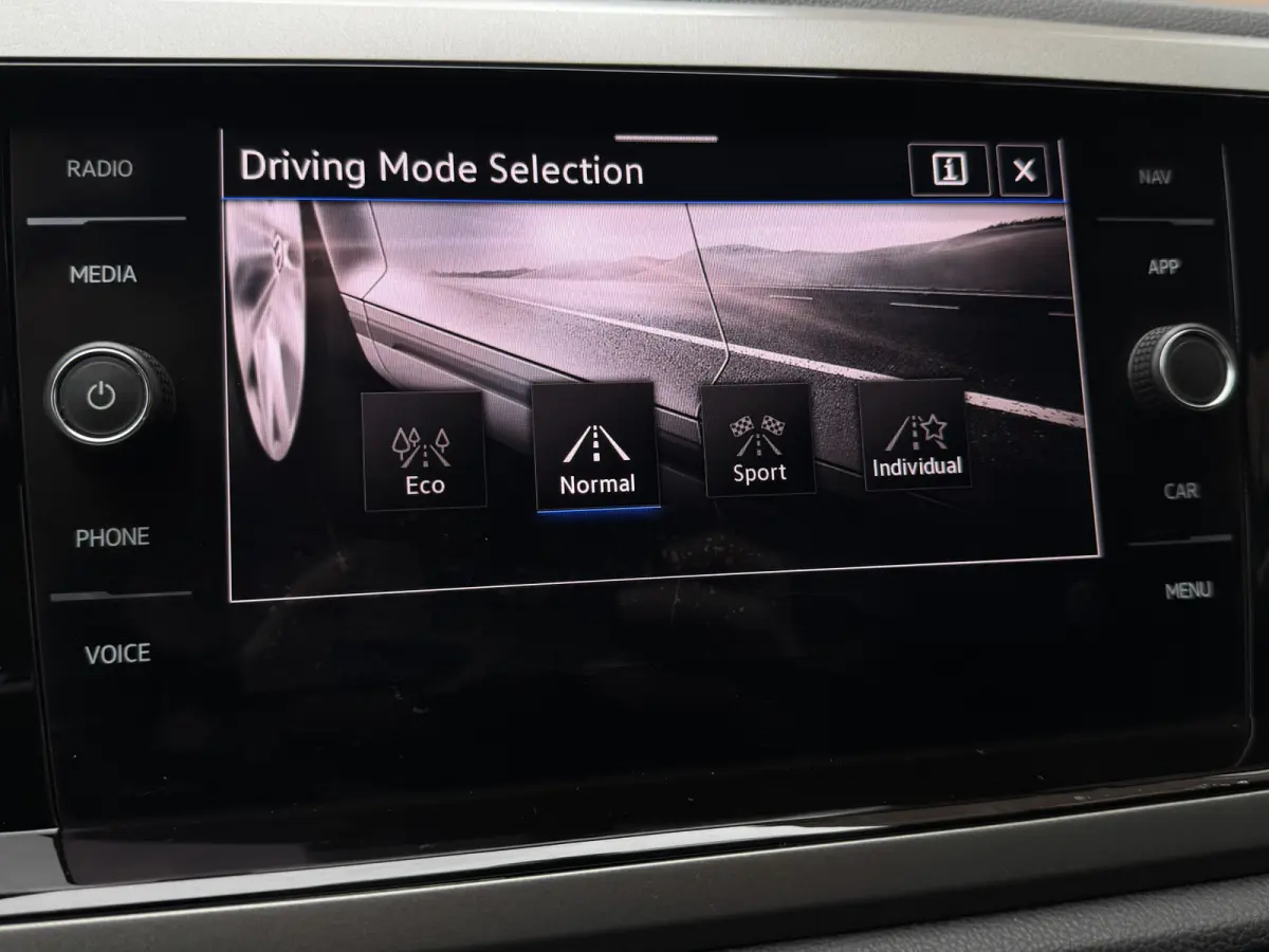 TSI 95PK COMFORTLINE BUSINESS CARPLAY/ACC/PDC/NAVIGATIE