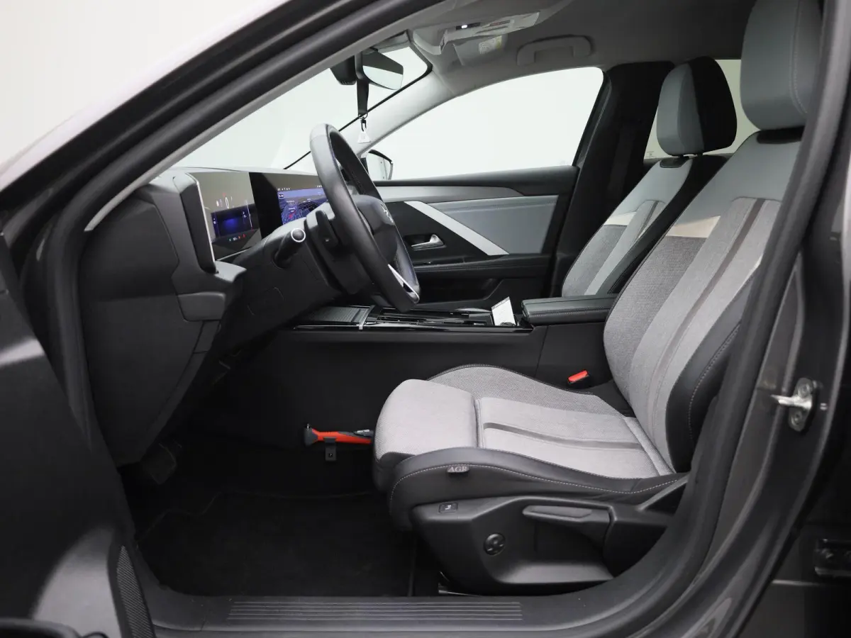 1.2 Business Elegance | WORDT VERWACHT | AUTOMAAT | ACHTERUITRIJCAMERA | APPLE CARPLAY - ANDROID AUTO | STOELVERWARMING | STUURWIELVERWARMING | CLIMATE CONTROL | ADAPTIVE CRUISE CONTROL |